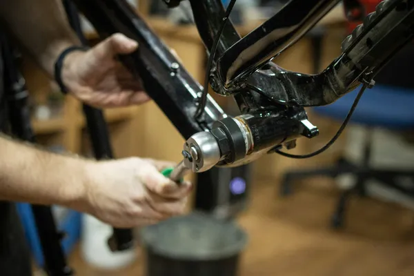 Fixing a Broken Spoke in the Field